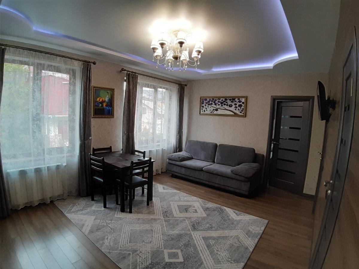 Viktor Apartment