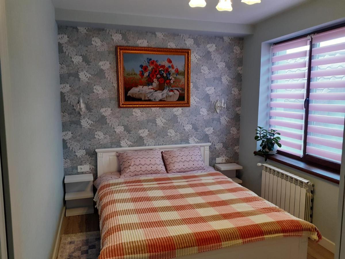 Viktor Apartment